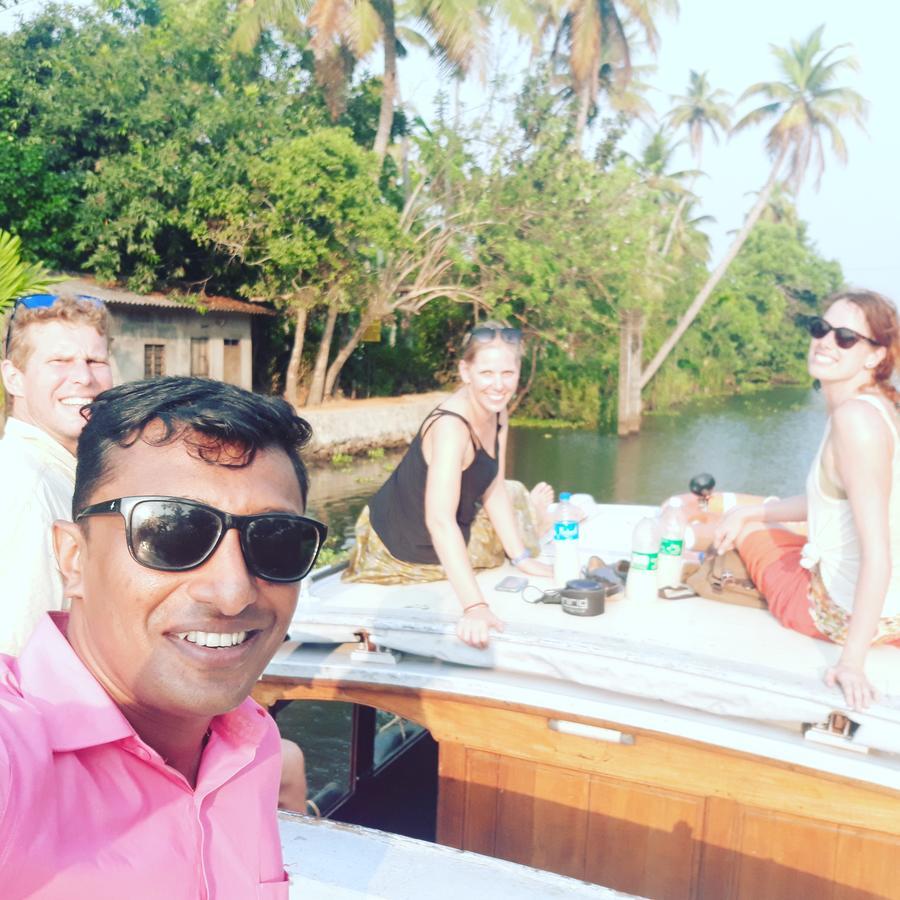 Abru'S Holidays International Travelers Alappuzha Exterior photo