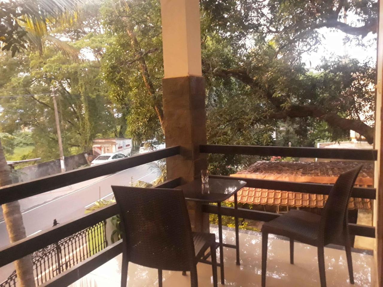 Abru'S Holidays International Travelers Alappuzha Exterior photo