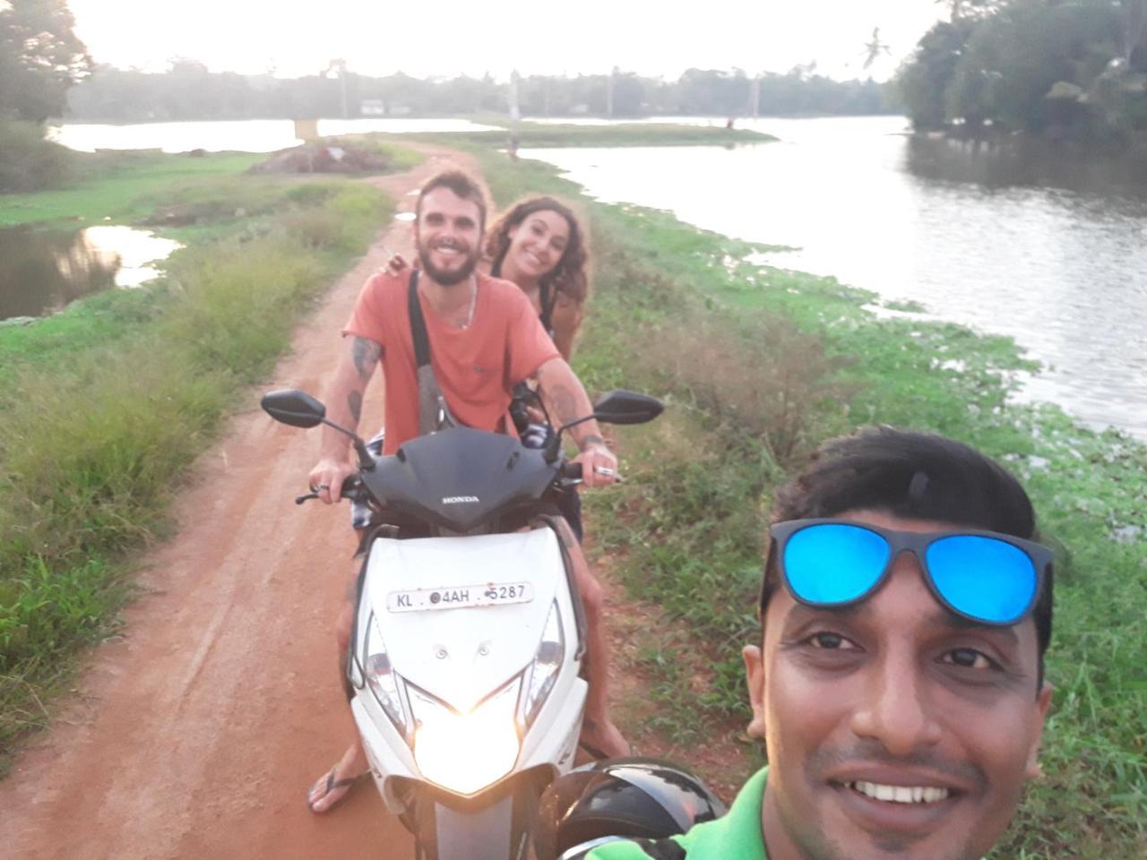 Abru'S Holidays International Travelers Alappuzha Exterior photo